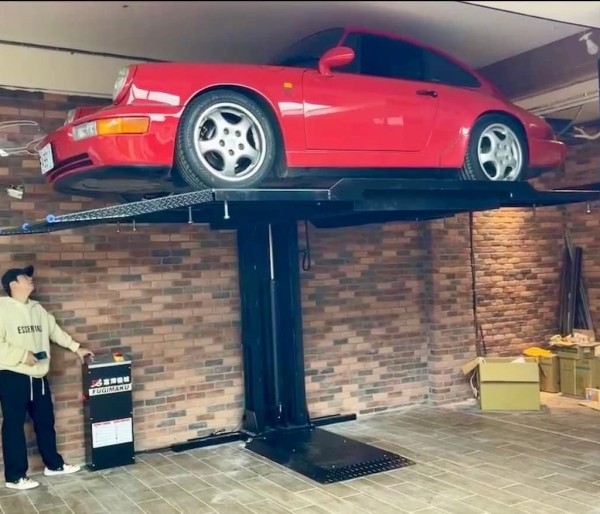 PL1 Single Post Parking Lift