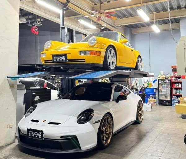 PL1 Single Post Parking Lift